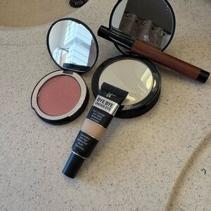 IT Cosmetics Concealer and Blush Set